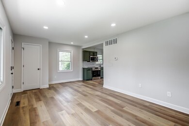 4554 Grimsby Rd, Columbus, OH 43227 - photo 5