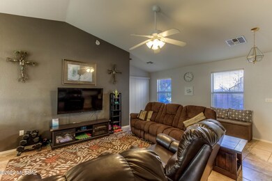 12 Living Room photo d