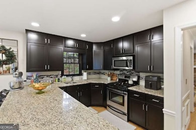 9156 Branch Valley Way, Roswell, GA 30076 - photo 4