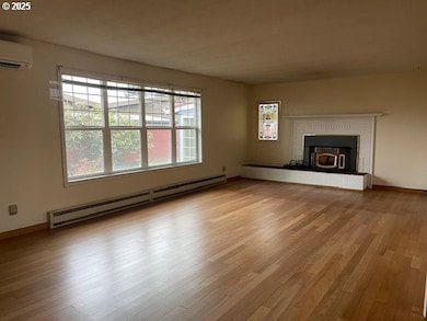 2620 23rd St, Springfield, OR 97477 - photo 2