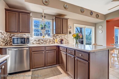 103 Nutmeg Rd, Matawan, NJ 07747 - photo 3