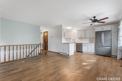 13-web-or-mls-1061-village-ln