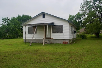 812 S 1st Ave, Stroud, OK 74079 - photo 2