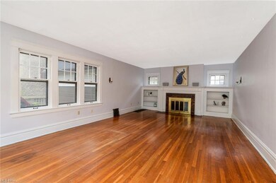 HUGE Living room with hardwood flooring