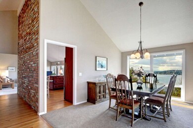 8424 W Mercer Way, Mercer Island, WA 98040 - photo 4