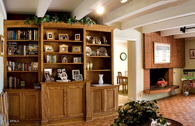 Cozy Family Rm w/Built-ins & Fireplace