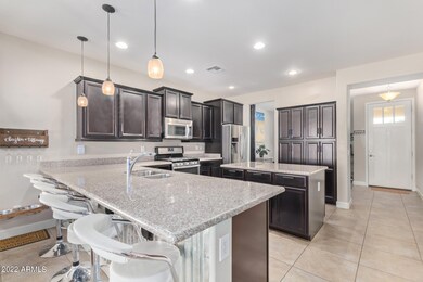 Kitchen peninsula seating