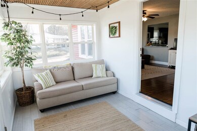 321 Posey St, Newburgh, IN 47630 - photo 4