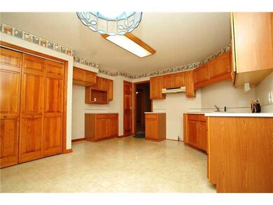 2048 Southridge Dr, Frankfort, IN 46041 - photo 4