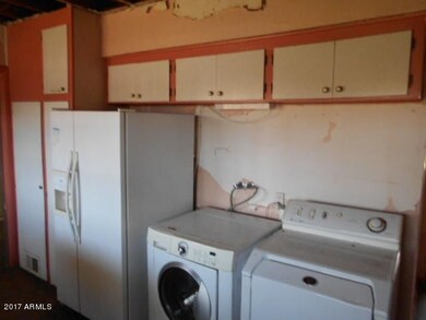 kitchen & laundry