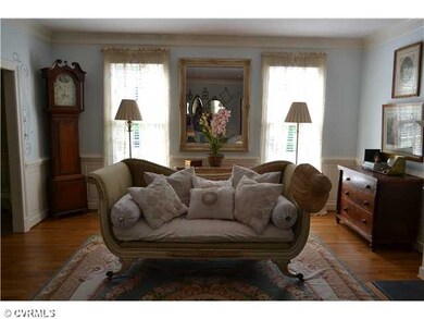 Living Room - Crown molding, chair rail, wainscoti
