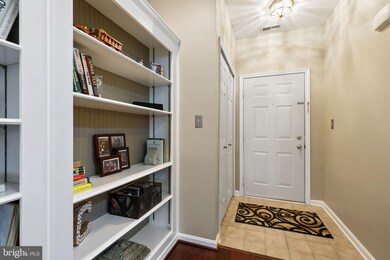 9674 Devedente Dr unit 204, Owings Mills, MD 21117 - photo 4