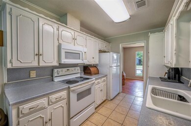 1001 W Shepherd St, Denison, TX 75020 - photo 4