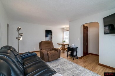 303 Hubbell Ave, Mankato, MN 56001 - photo 2