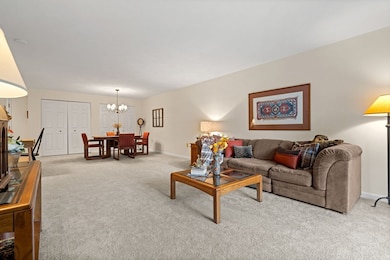7 Ledgewood Way unit 11, Peabody, MA 01960 - photo 2