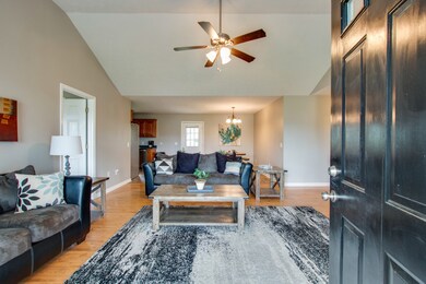 205 Shapard Dr, Shelbyville, TN 37160 - photo 3