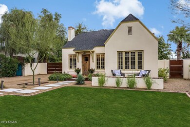 Gorgeous curb appeal!