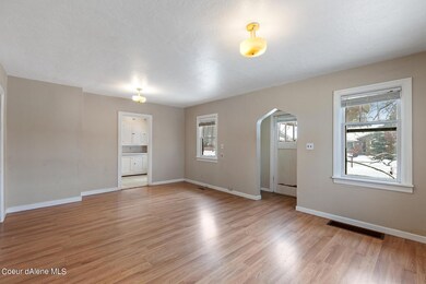 1401EGilbertAve_InteriorShoot-3