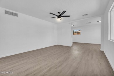 6-web-or-mls-2930 W Orchid-6