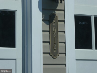 8919 Periwinkle Blue Ct, Lorton, VA 22079 - photo 5