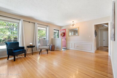 2210 Steeplechase Dr-13