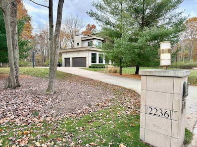 2236 E Mockingbird Ln, Midland, MI 48642 - photo 4