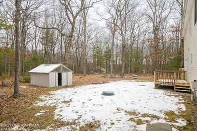 15_617SilverLakeRoad_26_BackYard_HiRes