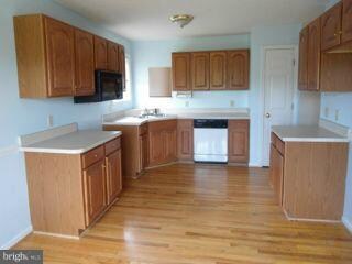 555 Willis Dr, Bunker Hill, WV 25413 - photo 2
