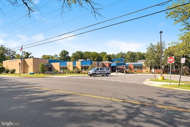 6621 Haycock Rd, Falls Church, VA 22043 - photo 7