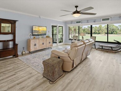 Large living area, light bright and open