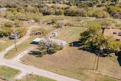 5200 Misty Hollow Dr, Joshua, TX 76058 - photo 5