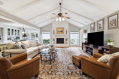 10226 Holly Springs Dr, Houston, TX 77042 - photo 4