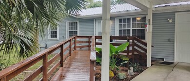 410 W 5th St, Carrabelle, FL 32322 - photo 2