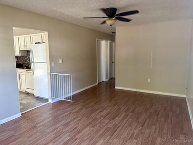 122 Orchard View Ln, Blanchester, OH 45107 - photo 2