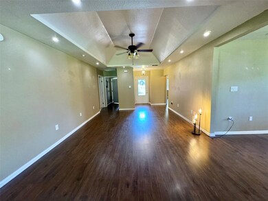 4504 Tulip Dr, Granbury, TX 76049 - photo 4