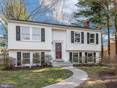 2457 Keele Dr, Herndon, VA 20171 - photo 2