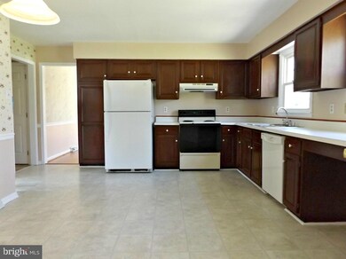 251 Greenfield Dr, Winchester, VA 22603 - photo 6