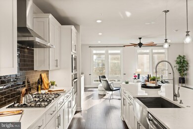 1701 Gray Shale Terrace SE, Leesburg, VA 20175 - photo 5