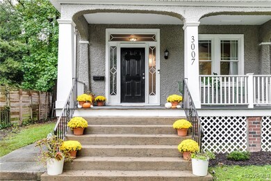 Entrance to property featuring a porch