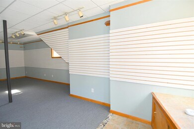 168 N Washington St unit 100, Berkeley Springs, WV 25411 - photo 5