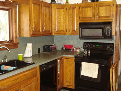 231 Walnut St, Milton, PA 17847 - photo 3