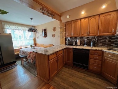 71-22 Calamus Ave, Flushing, NY 11377 - photo 5