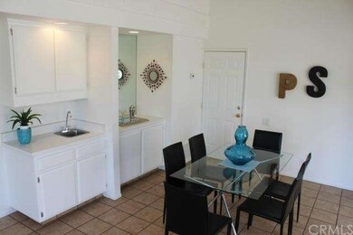 Dining area adjacent to bar and kitchen - perfect 