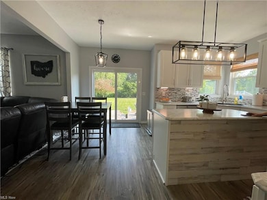 26991 Glenside Ln, Olmsted Falls, OH 44138 - photo 5