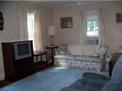 9 Elm St, Bellows Falls, VT 05101 - photo 6