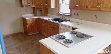 2008 N Hillside Ct, Peoria, IL 61604 - photo 7