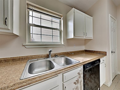 6556 T C Jester Blvd, Houston, TX 77091 - photo 4