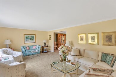 LIVING ROOM W/ PLENTY OF WALL SPACE FOR ARTWORK