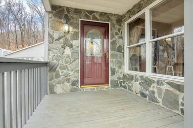 04-1311 Walnut Shell Dr_04
