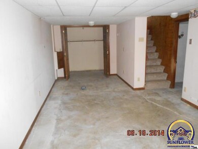 8223 SW 61st St, Topeka, KS 66610 - photo 5